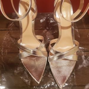 SOLD SOLD!!!Gianvito Rossi Alixia metallic heel sandals